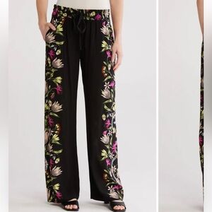 T Tahari Lightweight Rayon Drawstring Wide Leg Pants Black Floral Background, M